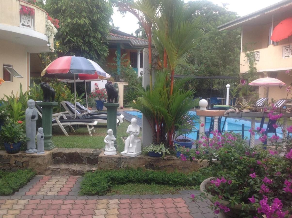 Hilda Guest House Хиккадува Экстерьер фото