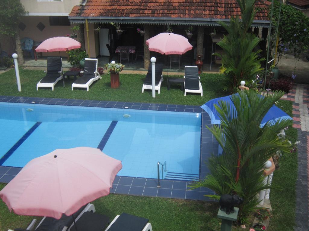 Hilda Guest House Хиккадува Экстерьер фото