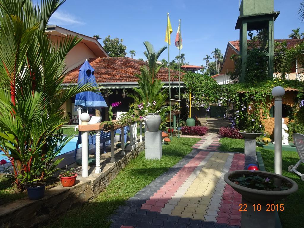 Hilda Guest House Хиккадува Экстерьер фото