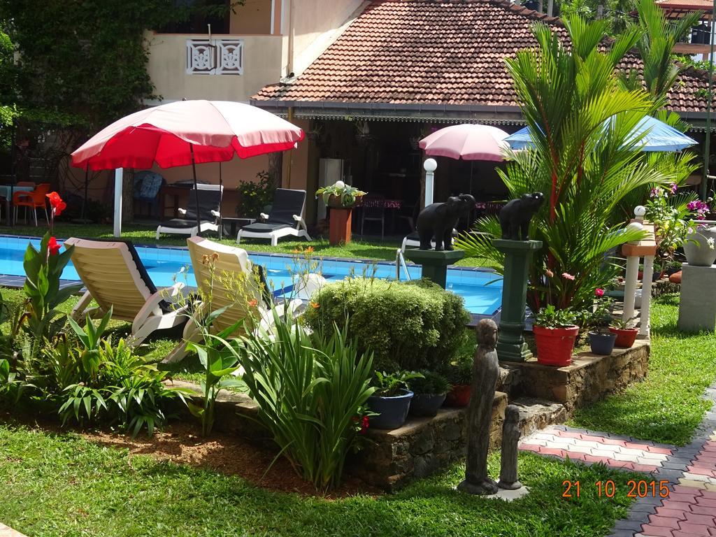 Hilda Guest House Хиккадува Экстерьер фото