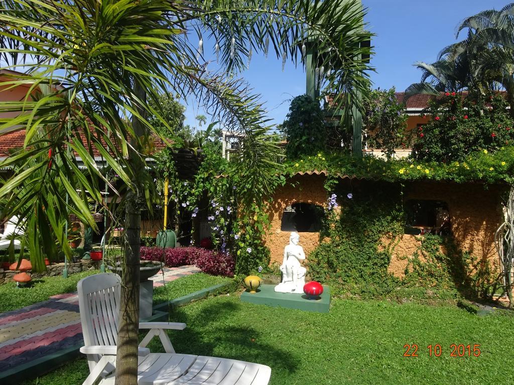 Hilda Guest House Хиккадува Экстерьер фото
