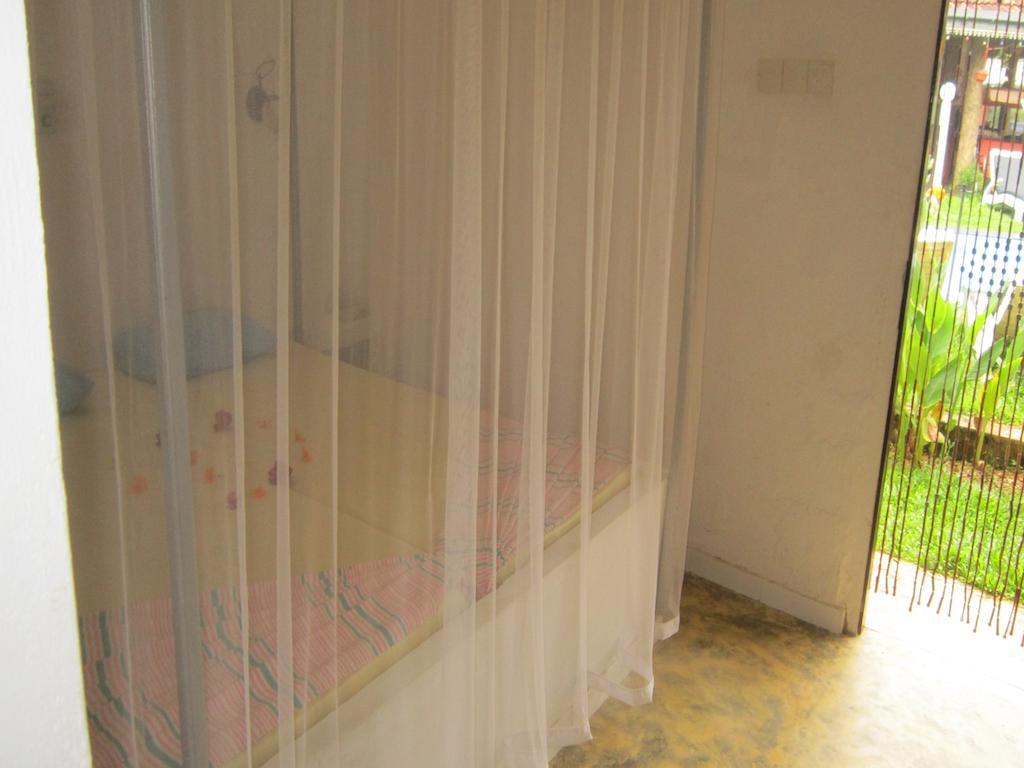 Hilda Guest House Хиккадува Номер фото