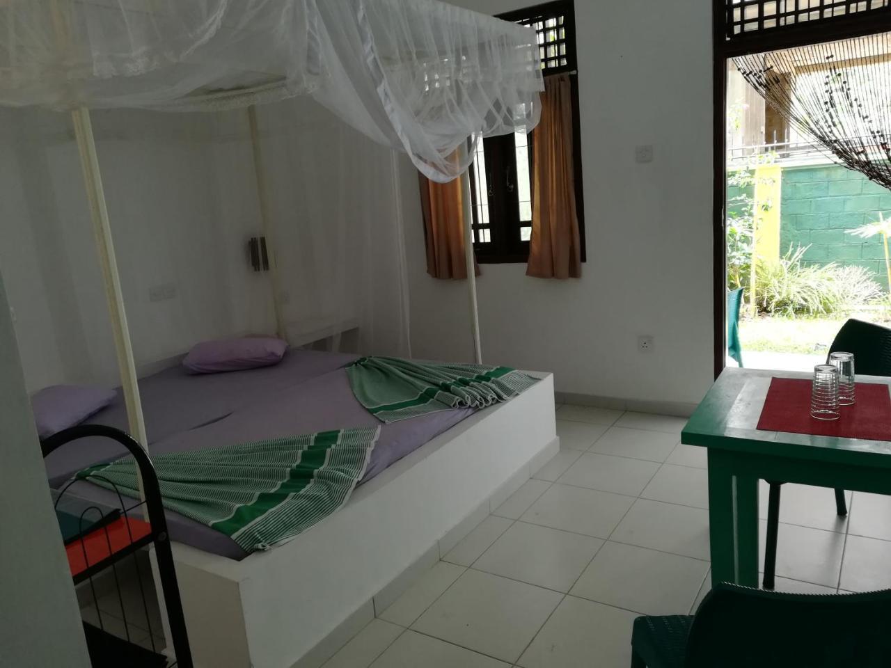 Hilda Guest House Хиккадува Экстерьер фото