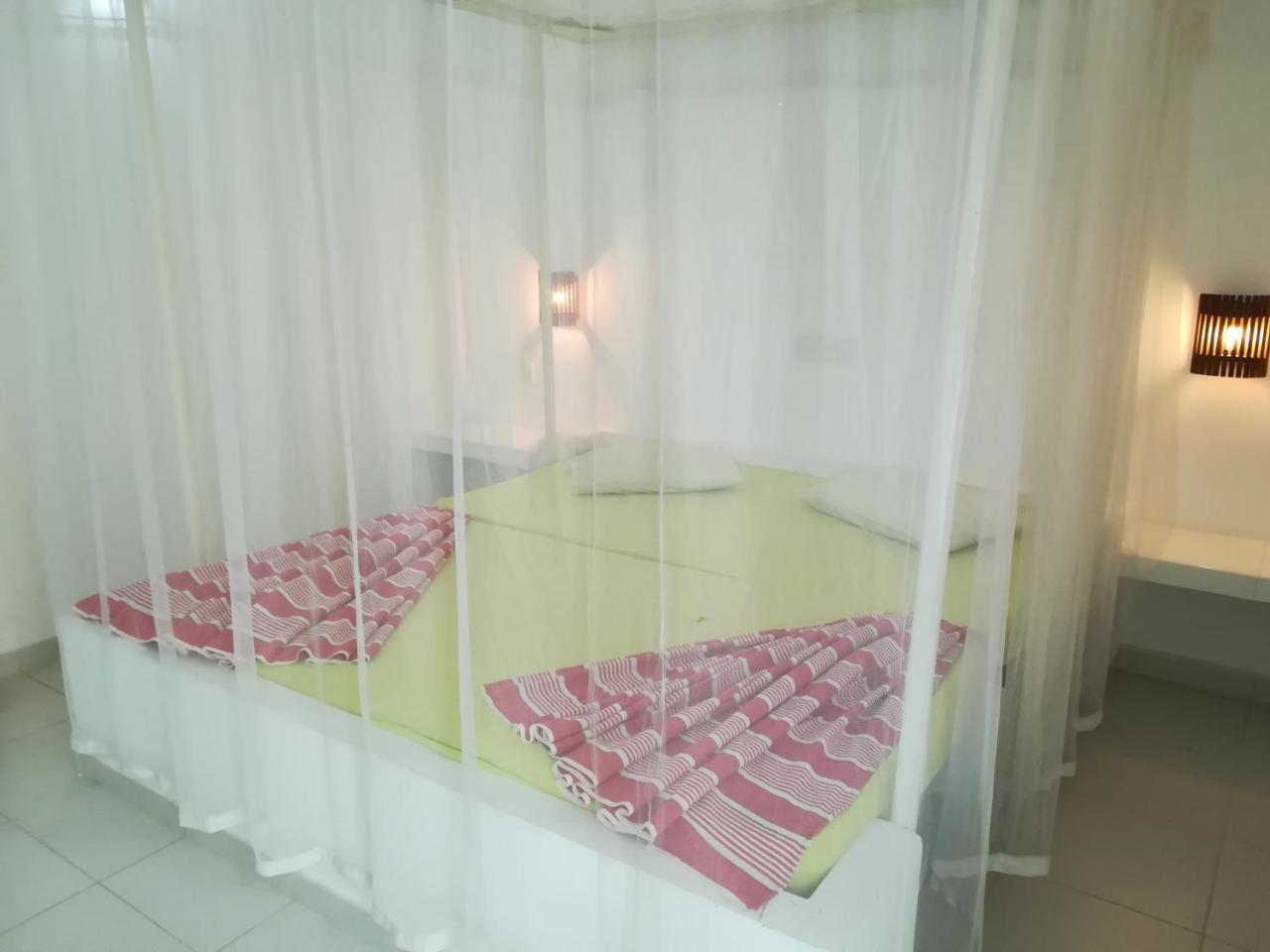 Hilda Guest House Хиккадува Экстерьер фото